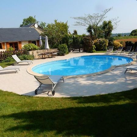 3 Self-Contained Gites With Pool And Games Room Saint-Georges-de-Noisné 외부 사진