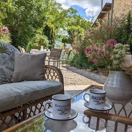 3 Self-Contained Gites With Pool And Games Room Saint-Georges-de-Noisné 외부 사진