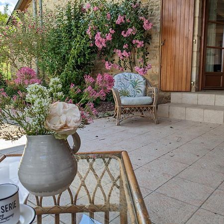 3 Self-Contained Gites With Pool And Games Room Saint-Georges-de-Noisné 외부 사진