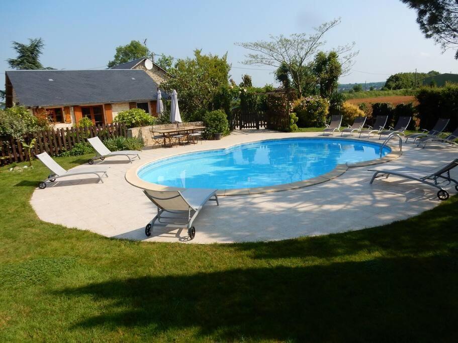 3 Self-Contained Gites With Pool And Games Room Saint-Georges-de-Noisné 외부 사진