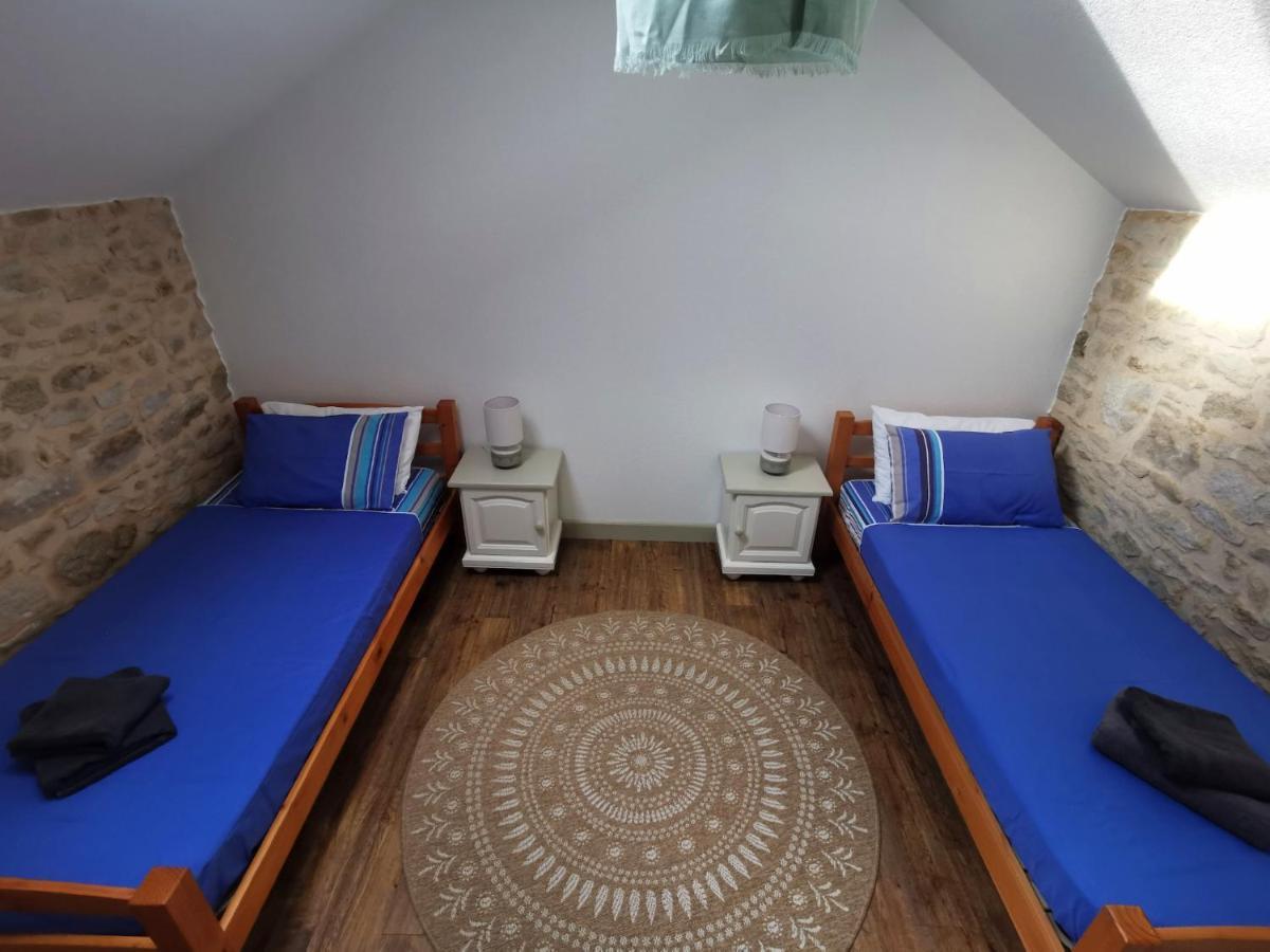 3 Self-Contained Gites With Pool And Games Room Saint-Georges-de-Noisné 외부 사진