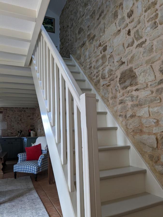 3 Self-Contained Gites With Pool And Games Room Saint-Georges-de-Noisné 외부 사진