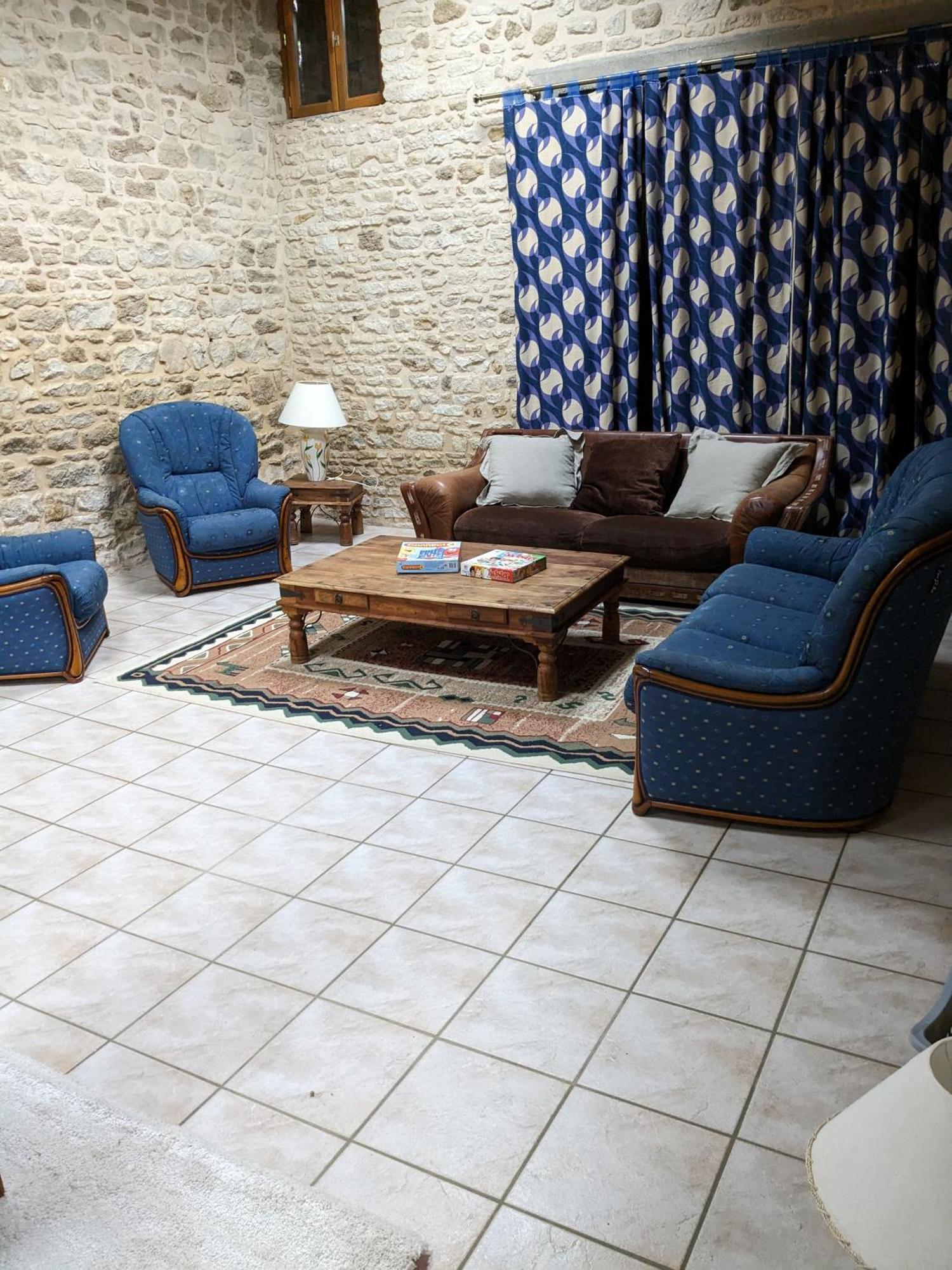 3 Self-Contained Gites With Pool And Games Room Saint-Georges-de-Noisné 외부 사진